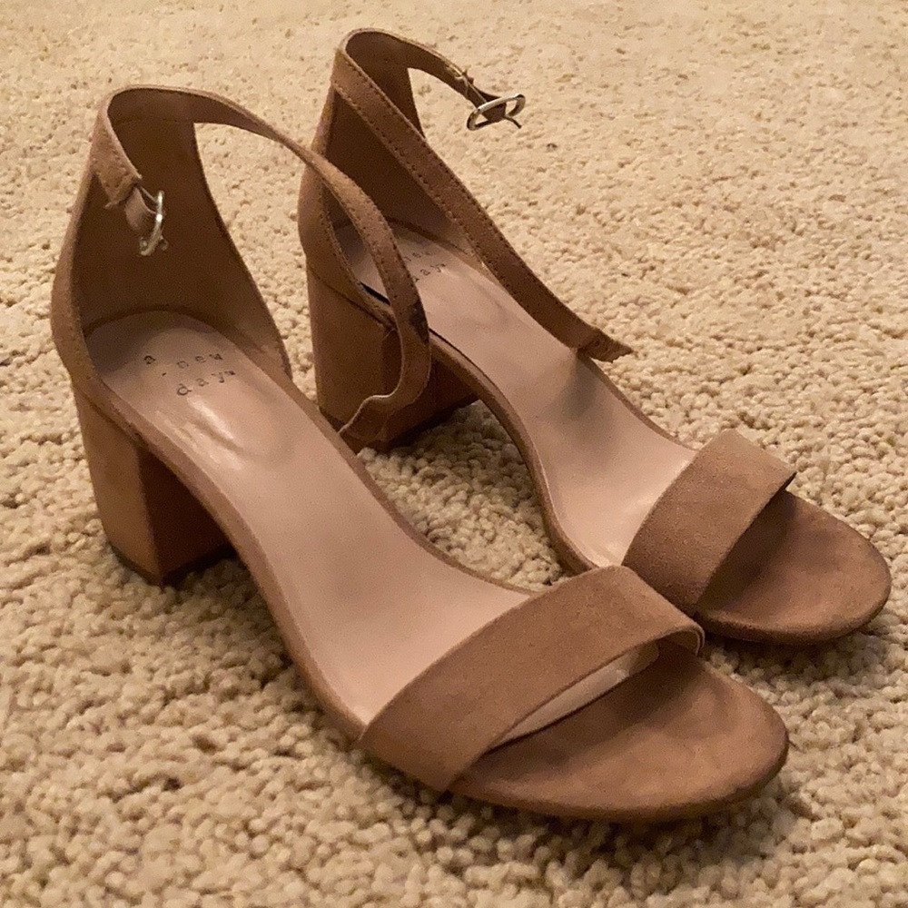 Cream, 6.5, short heel